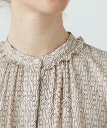 極美品 ボールジィ近年 モノグラムプリントフリルネックブラウス 洗える 黒×緑 極美品 ボールジィ近年 モノグラムプリントフリルネックブラウス