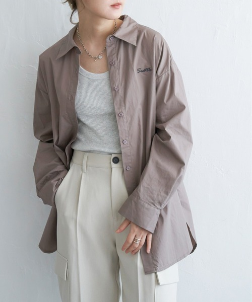 notch.(ノッチ)の「ロゴ刺繍シャツ(シャツ/ブラウス・レディース・ダークグレー/ブラウン/スカイブルー・M)」の1枚目の写真
