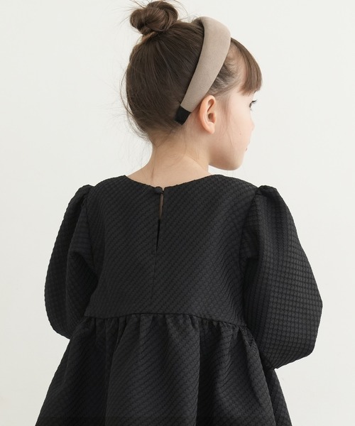 coca（coca）（コカ）の「キッズ　格子変わり織りスクエアネックブラウス（シャツ/ブラウス・キッズ・ホワイト/ブラック・110/120/130/140）」の5枚目の写真