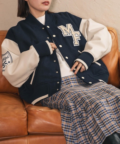 MILKFED.（ミルクフェド）の「VARSITY JACKET（スタジャン・レディース・ベージュ/ネイビー・ONE SIZE）」の19枚目の写真