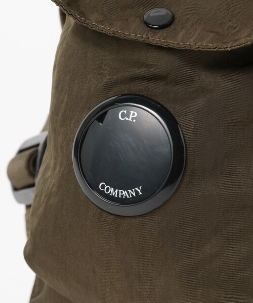C.P. COMPANY（シーピーカンパニー）の「C.P. Company / Nylon B Single Strap Rucksack（トートバッグ・メンズ・グリーン/ブラック・ONE SIZE）」の8枚目の写真