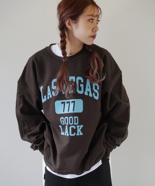 Port（ポート）の「【 GILDAN / ギルダン 】　カレッジロゴ クルーネック スウェット トレーナー（スウェット・レディース・ネイビー/アッシュグレー/グレー/グレー系その他2/カーキ/ベージュ/ベージュ系その他/グレー系その他/ネイビー系1/ネイビー系2/グレー系8/グレー系その他3/ホワイト/グリーン系その他2/グリーン系その他3/グリーン系その他4/グリーン系その他/グレー系その他4/グレー系その他5/グレー系その他6/グレー系その他7/ブラウン系その他2/ベージュ系その他2/ブラウン系その他/ブラウン・XL/L）」の13枚目の写真