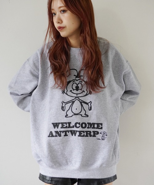 Port（ポート）の「【 GILDAN / ギルダン 】　カレッジロゴ クルーネック スウェット トレーナー（スウェット・レディース・ネイビー/アッシュグレー/グレー/グレー系その他2/カーキ/ベージュ/ベージュ系その他/グレー系その他/ネイビー系1/ネイビー系2/グレー系8/グレー系その他3/ホワイト/グリーン系その他2/グリーン系その他3/グリーン系その他4/グリーン系その他/グレー系その他4/グレー系その他5/グレー系その他6/グレー系その他7/ブラウン系その他2/ベージュ系その他2/ブラウン系その他/ブラウン・XL/L）」の4枚目の写真