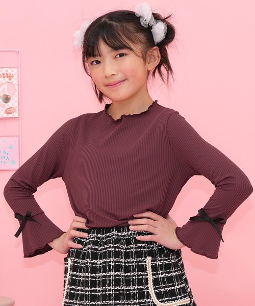 Bee des Bee(ビーデスビー)の「メロウハイネック フレア袖トップス(その他トップス・キッズ・モカ/キャメル/ピンク系/グレイッシュブルー/ブラック/ミント/ローズ系/ホワイト/ボルドー/ダークブルー・130cm/150cm/110cm/140cm/120cm/100cm)」の9枚目の写真