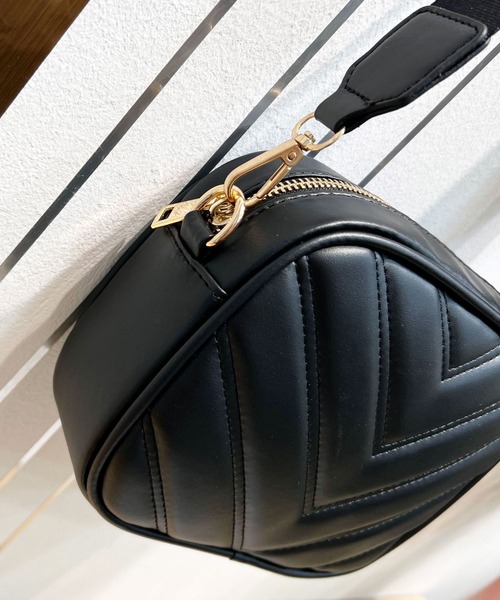 florist（フローリスト）の「【ミニポーチ付】2WAY V字キルティングレザーショルダーバッグ（ショルダーバッグ・レディース・ブラック/ベージュ/ダークグレー/ホワイト/ボルドー・FREE）」の13枚目の写真