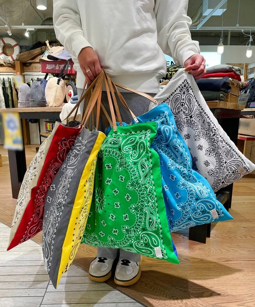 OLD BETTY'S（オールドベティーズ）の「オールドベティーズ【OLD BETTY’S】Bandana Remake Toto Bag（トートバッグ・レディース・グリーン/ホワイト/チャコールグレー/ベージュ/ターコイズブルー・FREE）」の11枚目の写真
