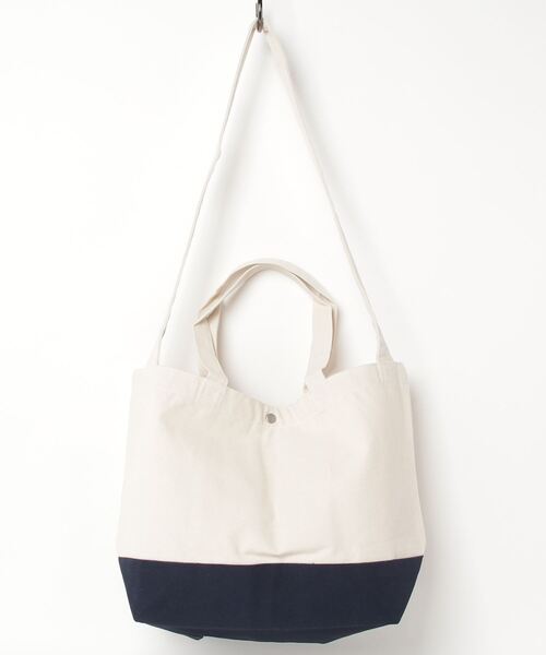 SNOOPY×OLD BETTY'S(スヌーピーカケルオールドベティーズ)の「スヌーピー【SNOOPY】Canvas Switching Tote Bag(BOOT柄)(ショルダーバッグ・レディース・ナチュラル/ホワイト×ネイビー・FREE)」の5枚目の写真