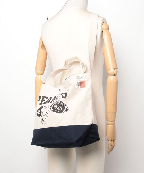 SNOOPY×OLD BETTY'S(スヌーピーカケルオールドベティーズ)の「スヌーピー【SNOOPY】Canvas Switching Tote Bag(BOOT柄)(ショルダーバッグ・レディース・ナチュラル/ホワイト×ネイビー・FREE)」の6枚目の写真
