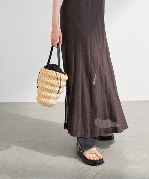 LE TALON(ルタロン)の「レザーアツゾコアシメサンダル(サンダル・レディース・ブラック系その他/ベージュ/ナチュラル・SMALL/MEDIUM/LARGE/X-LARGE)」の18枚目の写真