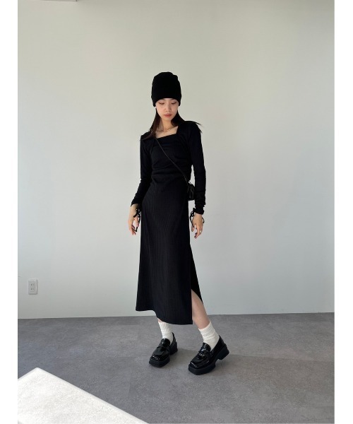 DRWCYS（ドロシーズ）の「デコルテリブカットワンピース（ワンピース・レディース・グレー/ブラック・FREE）」の5枚目の写真