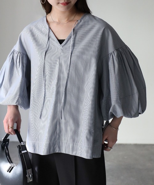 Riberry(リベリー)の「バルーンスリーブ前後2WAYブラウス(シャツ/ブラウス・レディース・ブラック/オフホワイト/ネイビー系/ブルー系・FREE)」の19枚目の写真