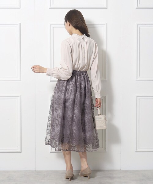 couture brooch（クチュールブローチ）の「◆【チュール×刺繍の華やかスカート】エンブロフルールスカート（スカート・レディース・ブラウン系その他2/パープル系1/ライトグレー系・42/40/38/36）」の4枚目の写真