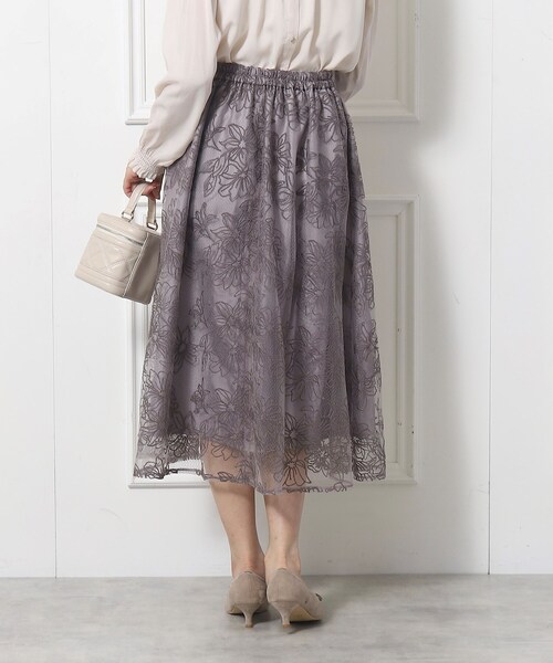 couture brooch（クチュールブローチ）の「◆【チュール×刺繍の華やかスカート】エンブロフルールスカート（スカート・レディース・ブラウン系その他2/パープル系1/ライトグレー系・42/40/38/36）」の22枚目の写真