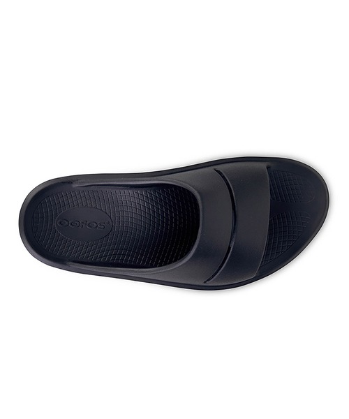 OOFOS(ウーフォス)の「OOFOS OOmega OOahh(ウーフォス ウーメガ ウーアー)(サンダル・メンズ・ブラック・24cm/23cm/25cm/27cm/28cm/26cm/22cm)」の2枚目の写真