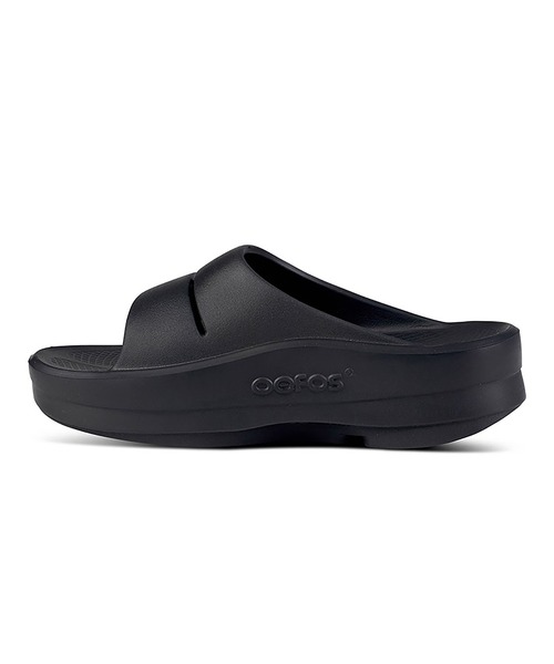 OOFOS(ウーフォス)の「OOFOS OOmega OOahh(ウーフォス ウーメガ ウーアー)(サンダル・メンズ・ブラック・24cm/23cm/25cm/27cm/28cm/26cm/22cm)」の4枚目の写真