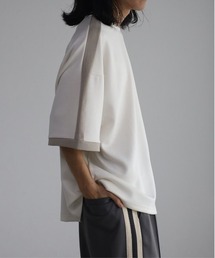 ダンボール オーバーサイズ ライン Tシャツ<ユニセックス>