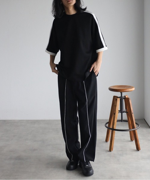 CREARE -LINO-(クレアーレリノ)の「ダンボール オーバーサイズ ライン Tシャツ<ユニセックス>(Tシャツ/カットソー・メンズ・ブラック/オフホワイト/ネイビー・M/L)」の7枚目の写真