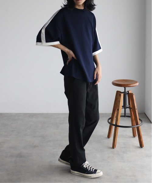 CREARE -LINO-(クレアーレリノ)の「ダンボール オーバーサイズ ライン Tシャツ<ユニセックス>(Tシャツ/カットソー・メンズ・ブラック/オフホワイト/ネイビー・M/L)」の5枚目の写真