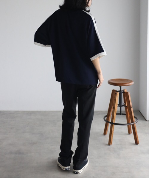 CREARE -LINO-(クレアーレリノ)の「ダンボール オーバーサイズ ライン Tシャツ<ユニセックス>(Tシャツ/カットソー・メンズ・ブラック/オフホワイト/ネイビー・M/L)」の6枚目の写真