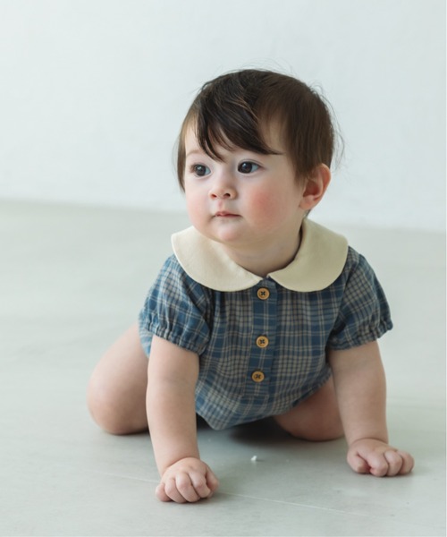 pairmanon（ペアマノン）の「【ベビー】丸襟 パフスリーブ ロンパース（ロンパース・キッズ・グリーン系その他/ブルー系その他/オレンジ系その他/ブラック系その他・70/80）」の4枚目の写真