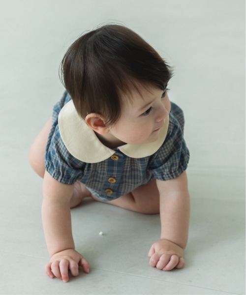 pairmanon（ペアマノン）の「【ベビー】丸襟 パフスリーブ ロンパース（ロンパース・キッズ・グリーン系その他/ブルー系その他/オレンジ系その他/ブラック系その他・70/80）」の6枚目の写真