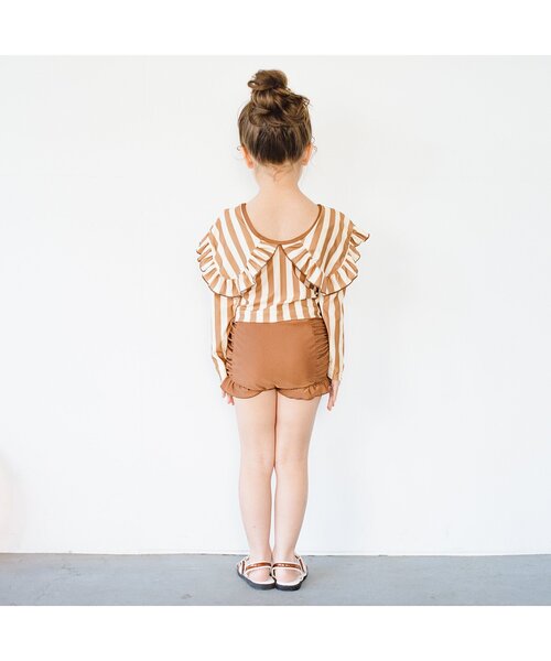 p.premier（ピードットプルミエ）の「ラッシュガードいらずのフリル衿セパレート水着（水着・キッズ・ブラック/イエロー/ブラウン・80/90/100/110/120/130/140）」の6枚目の写真