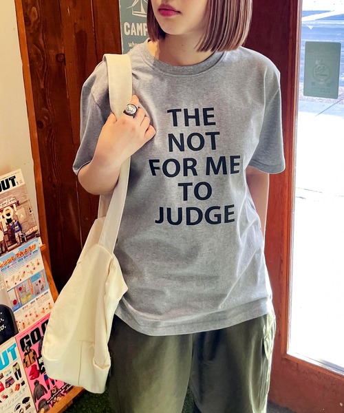 Chillfar(チルファー)の「アソートプリントロゴTシャツ(Tシャツ/カットソー・レディース・ホワイト系/ホワイト系1/ホワイト系2/ブラウン系1/杢グレー/ブルー/アイボリー系/グレー系/ネイビー系/ホワイト系3/ホワイト/ブラウン/アイボリー系1/グレー系1/ネイビー系1/オートミール/ネイビー/ブルー系/ブルー系1/イエロー系1・FREE)」の7枚目の写真