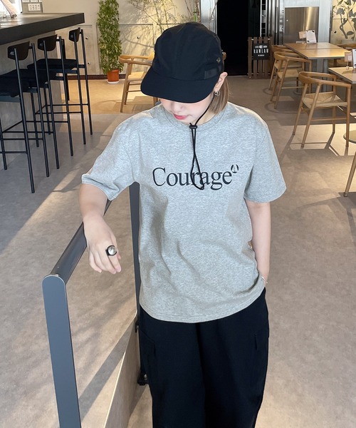 Chillfar(チルファー)の「アソートプリントロゴTシャツ(Tシャツ/カットソー・レディース・ホワイト系/ホワイト系1/ホワイト系2/ブラウン系1/杢グレー/ブルー/アイボリー系/グレー系/ネイビー系/ホワイト系3/ホワイト/ブラウン/アイボリー系1/グレー系1/ネイビー系1/オートミール/ネイビー/ブルー系/ブルー系1/イエロー系1・FREE)」の8枚目の写真