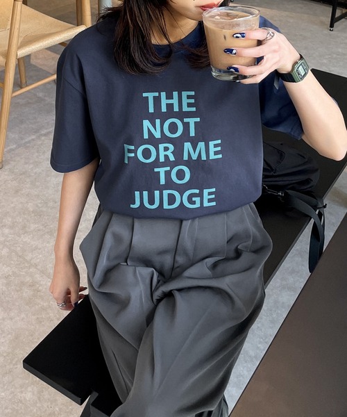 Chillfar(チルファー)の「アソートプリントロゴTシャツ(Tシャツ/カットソー・レディース・ホワイト系/ホワイト系1/ホワイト系2/ブラウン系1/杢グレー/ブルー/アイボリー系/グレー系/ネイビー系/ホワイト系3/ホワイト/ブラウン/アイボリー系1/グレー系1/ネイビー系1/オートミール/ネイビー/ブルー系/ブルー系1/イエロー系1・FREE)」の16枚目の写真