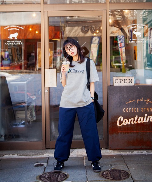 Chillfar(チルファー)の「アソートプリントロゴTシャツ(Tシャツ/カットソー・レディース・ホワイト系/ホワイト系1/ホワイト系2/ブラウン系1/杢グレー/ブルー/アイボリー系/グレー系/ネイビー系/ホワイト系3/ホワイト/ブラウン/アイボリー系1/グレー系1/ネイビー系1/オートミール/ネイビー/ブルー系/ブルー系1/イエロー系1・FREE)」の21枚目の写真