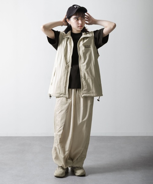 ZIP FIVE（ジップファイブ）の「【ZIP FIVE】 ナイロン テック フルジップ ワンポイント 刺繍 ベスト（ベスト・メンズ・ブラック/オリーブ/オフホワイト/ネイビー・MEDIUM/LARGE）」の21枚目の写真