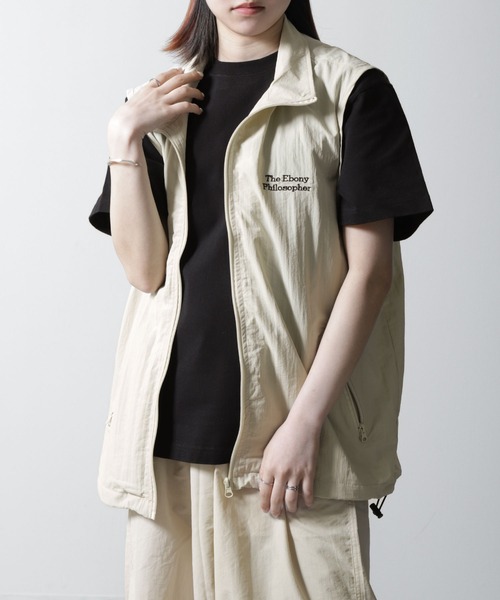 ZIP FIVE（ジップファイブ）の「【ZIP FIVE】 ナイロン テック フルジップ ワンポイント 刺繍 ベスト（ベスト・メンズ・ブラック/オリーブ/オフホワイト/ネイビー・MEDIUM/LARGE）」の22枚目の写真