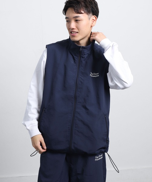 ZIP FIVE（ジップファイブ）の「【ZIP FIVE】 ナイロン テック フルジップ ワンポイント 刺繍 ベスト（ベスト・メンズ・ブラック/オリーブ/オフホワイト/ネイビー・MEDIUM/LARGE）」の6枚目の写真