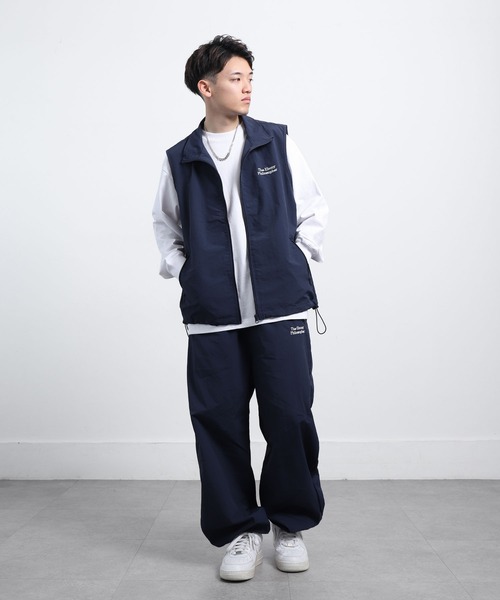 ZIP FIVE（ジップファイブ）の「【ZIP FIVE】 ナイロン テック フルジップ ワンポイント 刺繍 ベスト（ベスト・メンズ・ブラック/オリーブ/オフホワイト/ネイビー・MEDIUM/LARGE）」の16枚目の写真