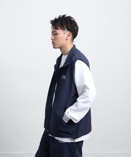 ZIP FIVE（ジップファイブ）の「【ZIP FIVE】 ナイロン テック フルジップ ワンポイント 刺繍 ベスト（ベスト・メンズ・ブラック/オリーブ/オフホワイト/ネイビー・MEDIUM/LARGE）」の10枚目の写真