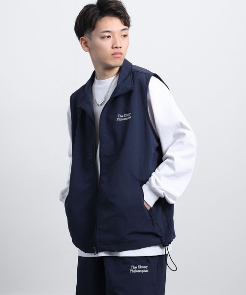 ZIP FIVE（ジップファイブ）の「【ZIP FIVE】 ナイロン テック フルジップ ワンポイント 刺繍 ベスト（ベスト・メンズ・ブラック/オリーブ/オフホワイト/ネイビー・MEDIUM/LARGE）」の8枚目の写真