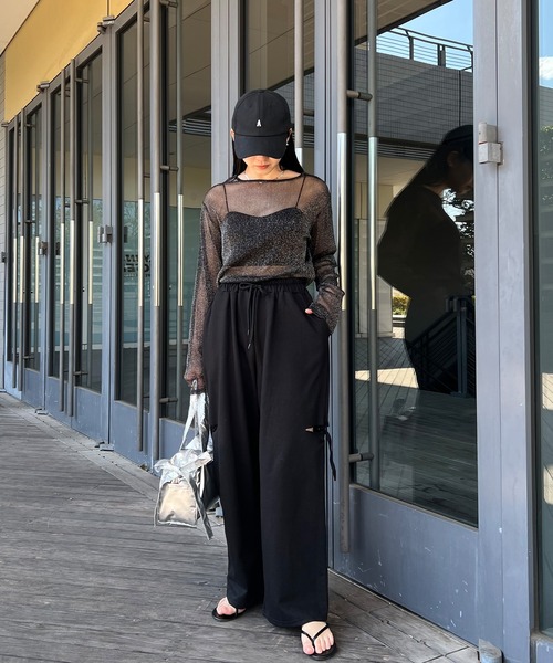 ISOOK（アイスー）の「【ISOOK / アイスー】サイドカットリボンスウェットパンツ / リボンパンツ ルーズ 切りっぱなし カットアウト 肌見せ ZOZOTOWN限定（スウェットパンツ・レディース・ブラック/グレー・FREE）」の13枚目の写真