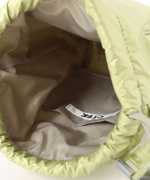 Three Four Time（ｽﾘｰﾌｫｰﾀｲﾑ）の「オーロラpuffポシェットBAG（ショルダーバッグ・レディース・アイボリー/ブラック/グリーン・FREE）」の7枚目の写真