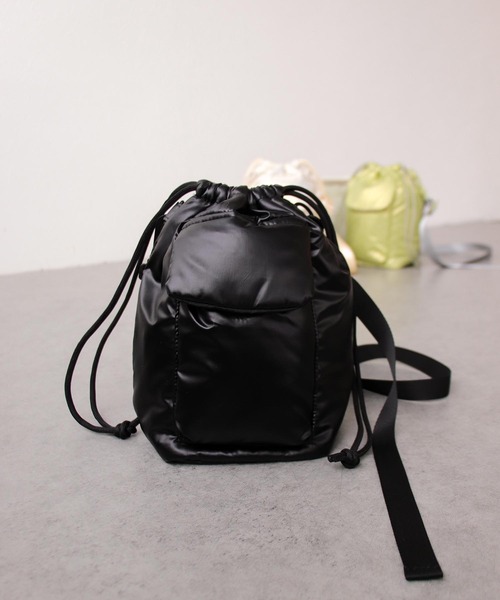 Three Four Time（ｽﾘｰﾌｫｰﾀｲﾑ）の「オーロラpuffポシェットBAG（ショルダーバッグ・レディース・アイボリー/ブラック/グリーン・FREE）」の3枚目の写真