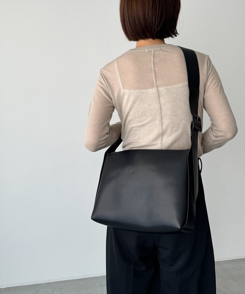 CANAL JEAN（キャナルジーン）の「diggity　ワイドベルトスクエアショルダーバッグ（ショルダーバッグ・レディース・ブラック・ONE SIZE）」の11枚目の写真