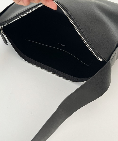 CANAL JEAN（キャナルジーン）の「diggity　ワイドベルトスクエアショルダーバッグ（ショルダーバッグ・レディース・ブラック・ONE SIZE）」の17枚目の写真