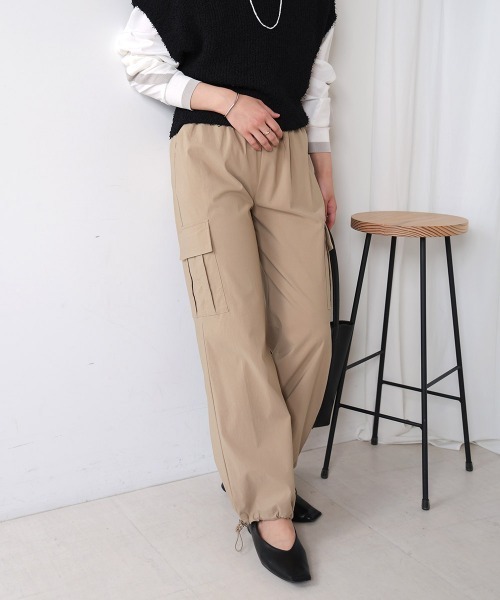 Bou Jeloud（ブージュルード）の「ストレッチカーゴパンツ（カーゴパンツ・レディース・ベージュ/ネイビー・38）」の2枚目の写真