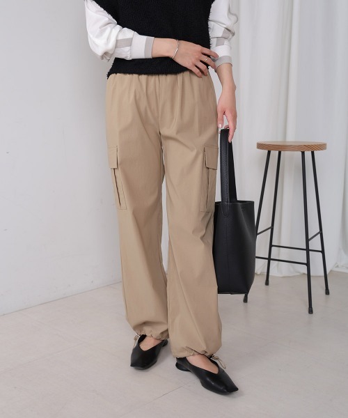 Bou Jeloud（ブージュルード）の「ストレッチカーゴパンツ（カーゴパンツ・レディース・ベージュ/ネイビー・38）」の4枚目の写真
