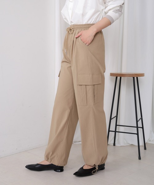 Bou Jeloud（ブージュルード）の「ストレッチカーゴパンツ（カーゴパンツ・レディース・ベージュ/ネイビー・38）」の5枚目の写真