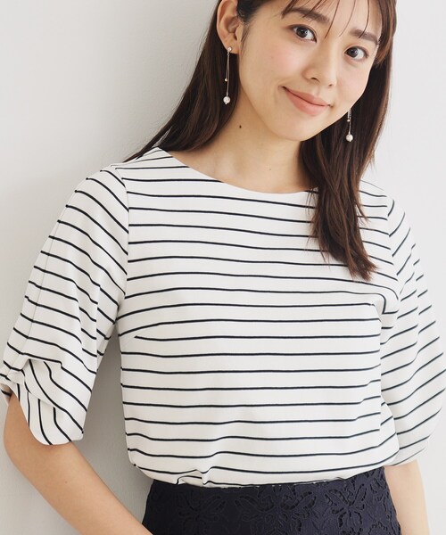 index（インデックス）の「◆≪8color≫ タックデザインスリーブトップス【UVケア/接触冷感/洗濯機洗い可】（Tシャツ/カットソー・レディース・ナチュラル/ホワイト系5/ブラウン系その他5/パープル/ネイビー/チャコール/ホワイト系9/オレンジ系・40/38/42/36/34）」の2枚目の写真