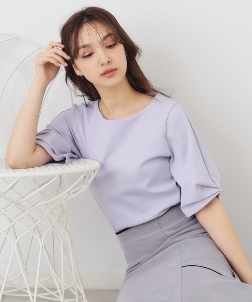 index（インデックス）の「◆≪8color≫ タックデザインスリーブトップス【UVケア/接触冷感/洗濯機洗い可】（Tシャツ/カットソー・レディース・ナチュラル/ホワイト系5/ブラウン系その他5/パープル/ネイビー/チャコール/ホワイト系9/オレンジ系・40/38/42/36/34）」の7枚目の写真