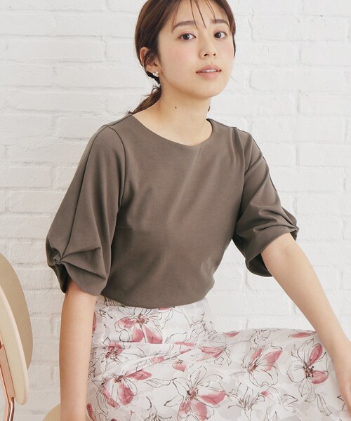 index（インデックス）の「◆≪8color≫ タックデザインスリーブトップス【UVケア/接触冷感/洗濯機洗い可】（Tシャツ/カットソー・レディース・ナチュラル/ホワイト系5/ブラウン系その他5/パープル/ネイビー/チャコール/ホワイト系9/オレンジ系・40/38/42/36/34）」の22枚目の写真