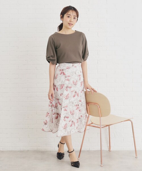 index（インデックス）の「◆≪8color≫ タックデザインスリーブトップス【UVケア/接触冷感/洗濯機洗い可】（Tシャツ/カットソー・レディース・ナチュラル/ホワイト系5/ブラウン系その他5/パープル/ネイビー/チャコール/ホワイト系9/オレンジ系・40/38/42/36/34）」の21枚目の写真