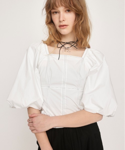 SLY(スライ)の「BALLOON SLEEVE 2WAY BL バルーン スリーブ 2ウェイ ブラウス(シャツ/ブラウス・レディース・ホワイト/ライトカーキ/ブラック・FREE)」の1枚目の写真