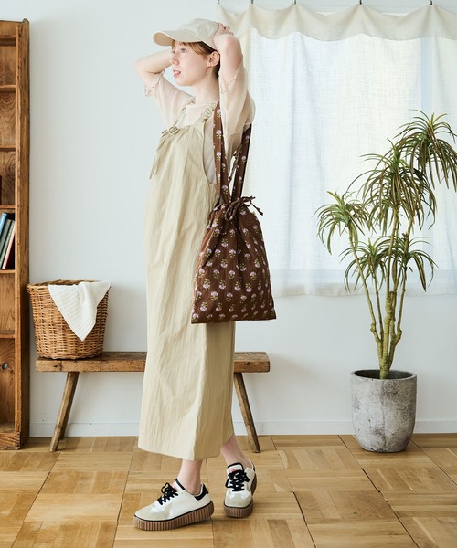 Crisp（クリスプ）の「フリルショルダーAラインワンピース（ワンピース・レディース・チャコール/ベージュ・FREE）」の9枚目の写真